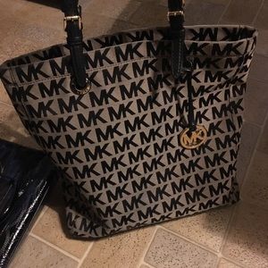 Mk tote with matching wristlet